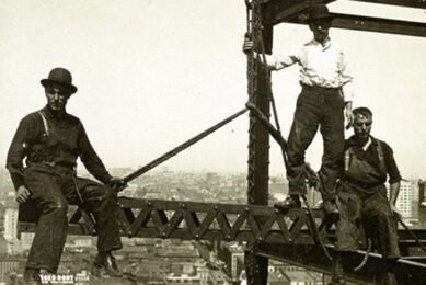 Fearless Pioneers: The Daring Early Skyscraper Construction Workers | Discover the World's Most Iconic Skyscrapers: Architecture, Design, and Innovation
