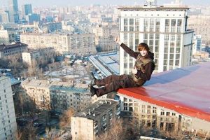 Russian Skyscraper Climbers: Scaling Urban Heights, Conquering Vertical Frontiers Discover the World's Most Iconic Skyscrapers: Architecture, Design, and Innovation Russian Skyscraper Climbers: Scaling Urban Heights, Conquering Vertical Frontiers | Discover the World's Most Iconic Skyscrapers: Architecture, Design, and Innovation