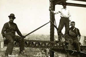 1900s Skyscraper Workers: Pioneers of High-Rise Construction Discover the World's Most Iconic Skyscrapers: Architecture, Design, and Innovation 1900s Skyscraper Workers: Pioneers of High-Rise Construction | Discover the World's Most Iconic Skyscrapers: Architecture, Design, and Innovation